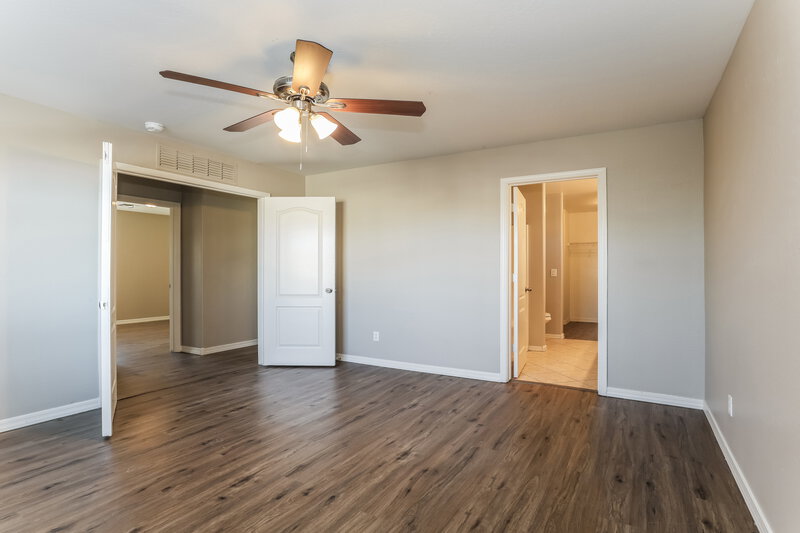 2,500/Mo, 3251 W Jessica Ln Phoenix, AZ 85041 Main Bedroom View
