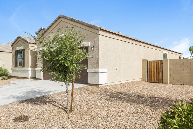 1,900/Mo, 25562 W Desert Dr Buckeye, AZ 85326 Front View