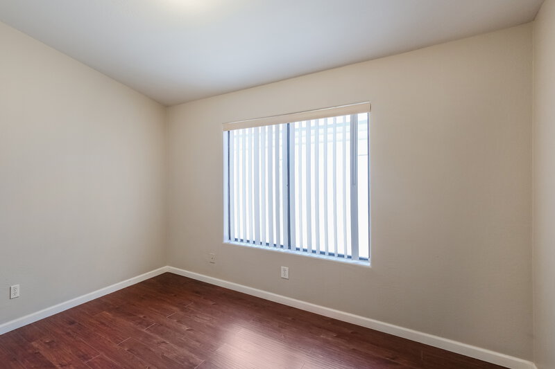 2,430/Mo, 17811 N 41St Pl Phoenix, AZ 85032 Bedroom View 2