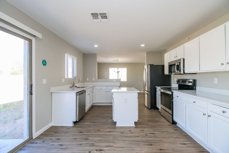 2,120/Mo, 1198 E Dust Devil DR San Tan Valley, AZ 85143 Kitchen View