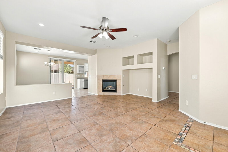 2,100/Mo, 17518 W Hope Dr Goodyear, AZ 85338 Living Room View