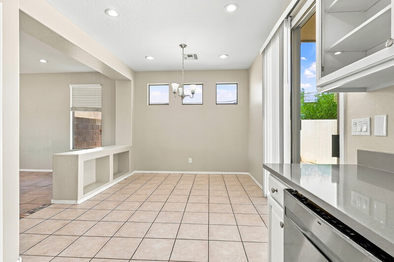 2,100/Mo, 17518 W Hope Dr Goodyear, AZ 85338 Dining Room View 2