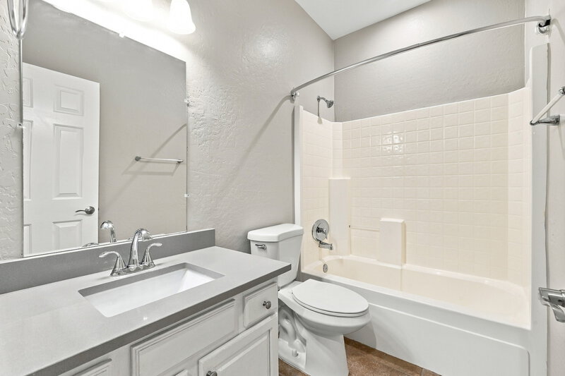 2,100/Mo, 17518 W Hope Dr Goodyear, AZ 85338 Bathroom View