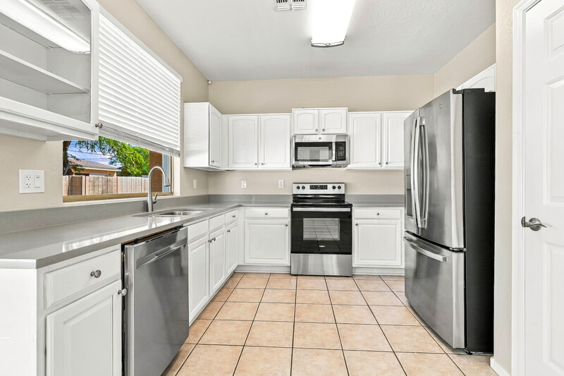2,100/Mo, 17518 W Hope Dr Goodyear, AZ 85338 kti View