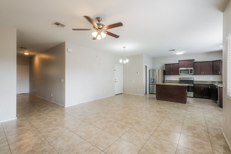 2,060/Mo, 4855 S 4th Ave Phoenix, AZ 85041 Living Room View 2