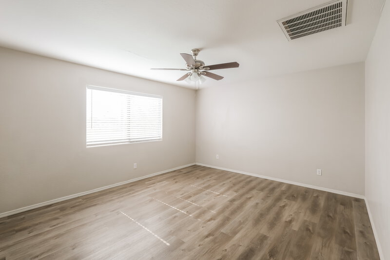 2,060/Mo, 4855 S 4th Ave Phoenix, AZ 85041 Main Bedroom View