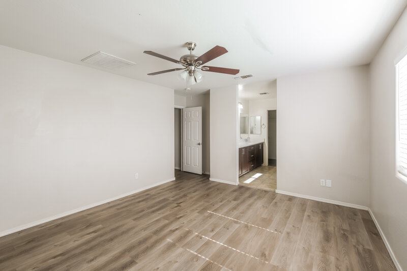 2,060/Mo, 4855 S 4th Ave Phoenix, AZ 85041 Main Bedroom View 2