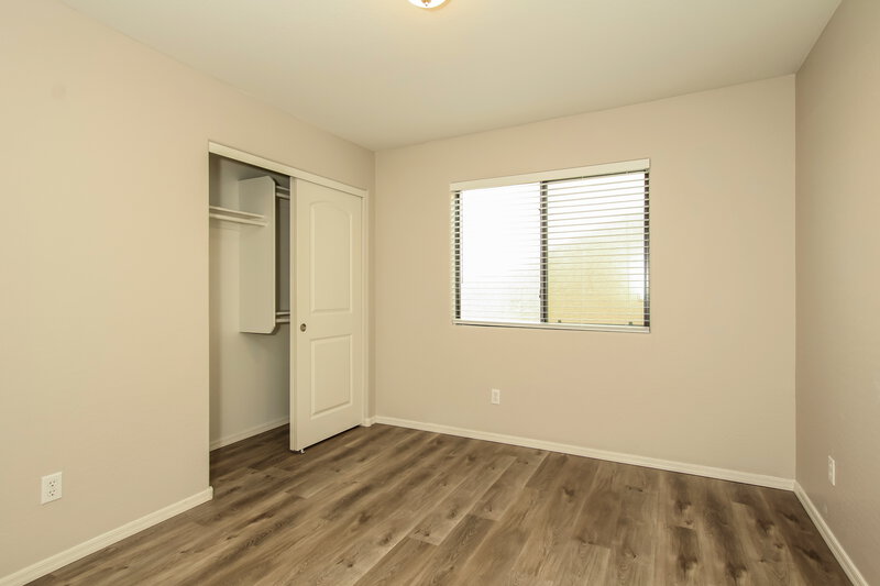 2,530/Mo, 4855 S 4th Ave Phoenix, AZ 85041 Bedroom View 3