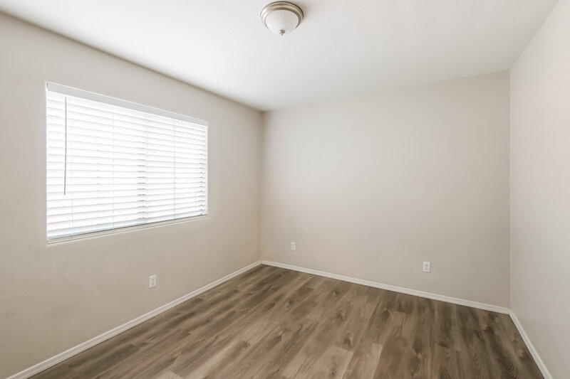 2,060/Mo, 4855 S 4th Ave Phoenix, AZ 85041 Bedroom View 3