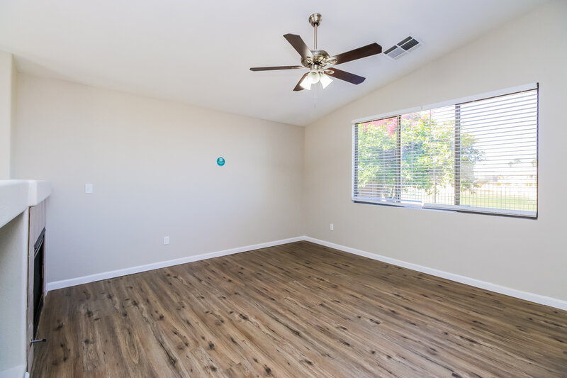 2,365/Mo, 1346 S Boulder St D Gilbert, AZ 85296 Living Room View