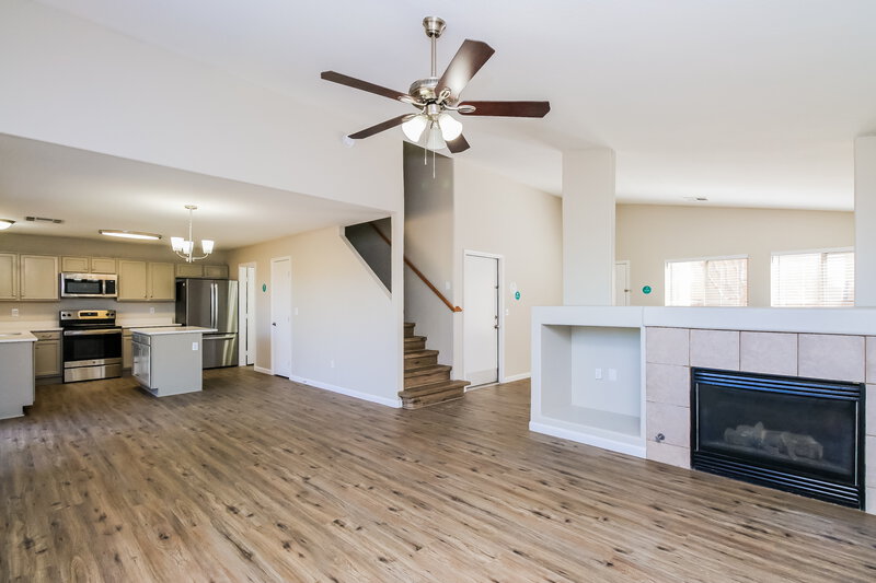 2,365/Mo, 1346 S Boulder St D Gilbert, AZ 85296 Living Room View 2