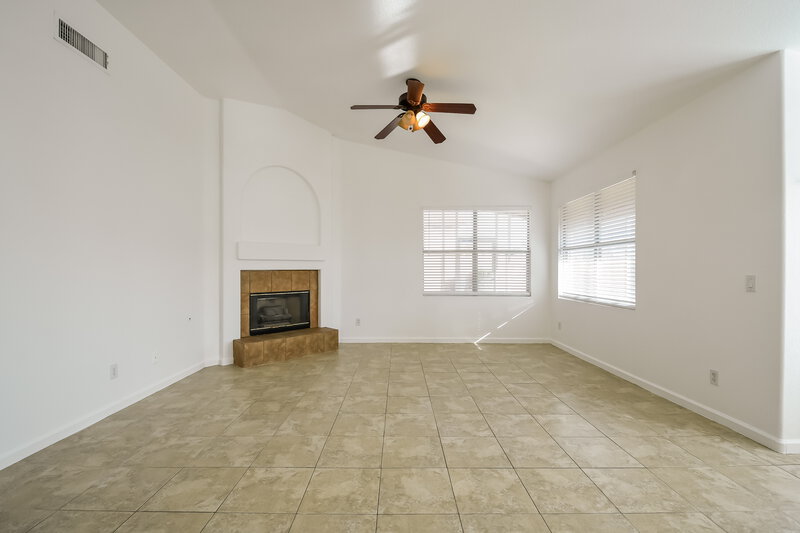 2,465/Mo, 9528 W Clara Ln Peoria, AZ 85382 Living Room View 2