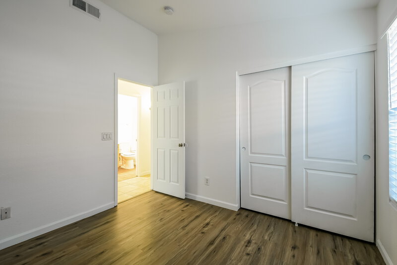 2,465/Mo, 9528 W Clara Ln Peoria, AZ 85382 Bedroom View 2