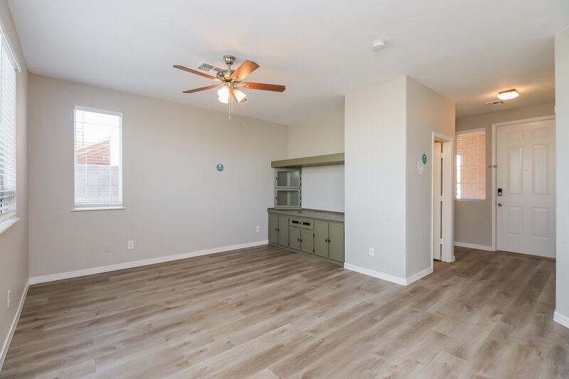 2,000/Mo, 40598 N Domiano St San Tan Valley, AZ 85140 Living Room View