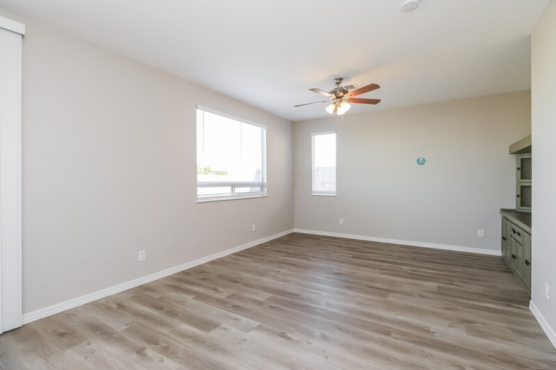 2,000/Mo, 40598 N Domiano St San Tan Valley, AZ 85140 Living Room View 2