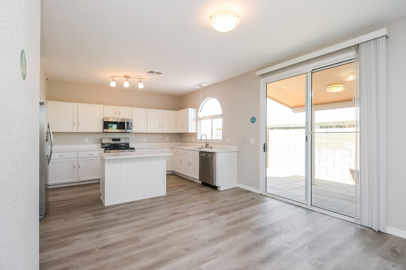 2,000/Mo, 40598 N Domiano St San Tan Valley, AZ 85140 Dining Room View