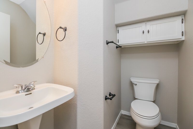 2,000/Mo, 40598 N Domiano St San Tan Valley, AZ 85140 Bathroom View