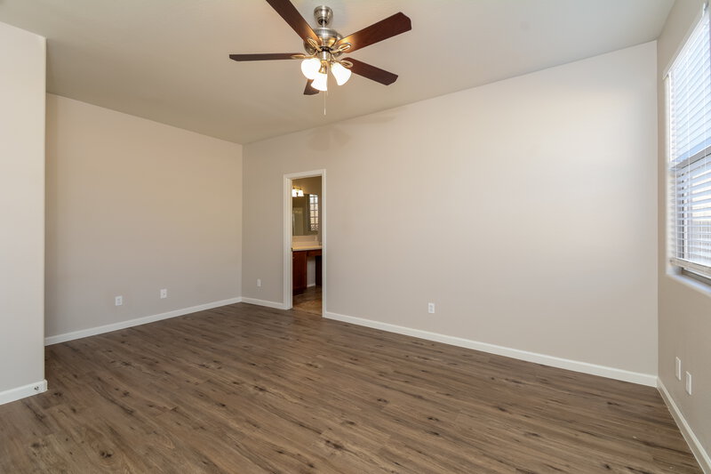 2,190/Mo, 11838 W Foothill Dr Sun City, AZ 85373 Main Bedroom View 2