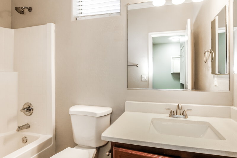 2,325/Mo, 11838 W Foothill Dr Sun City, AZ 85373 Bathroom View