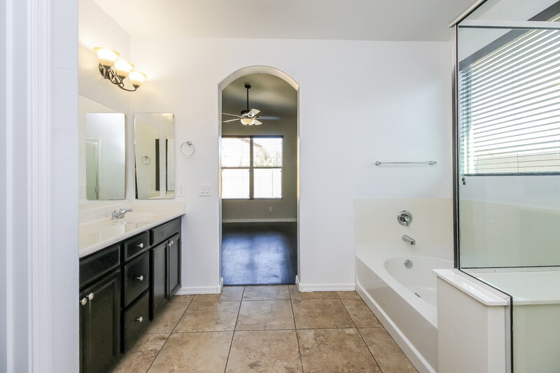 2,990/Mo, 22258 E Cherrywood CT Queen Creek, AZ 85142 Main Bathroom View