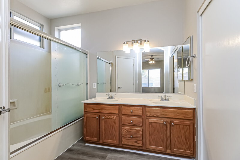 2,360/Mo, 6726 E Minton St Mesa, AZ 85215 Main Bathroom View