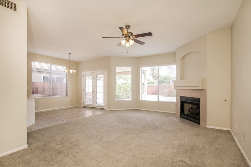 2,235/Mo, 3142 E Kristal Way Phoenix, AZ 85050 Living Room View