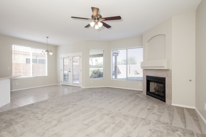 2,440/Mo, 3142 E Kristal Way Phoenix, AZ 85050 Living Room View