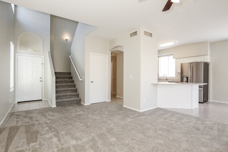 2,440/Mo, 3142 E Kristal Way Phoenix, AZ 85050 Living Room View 2