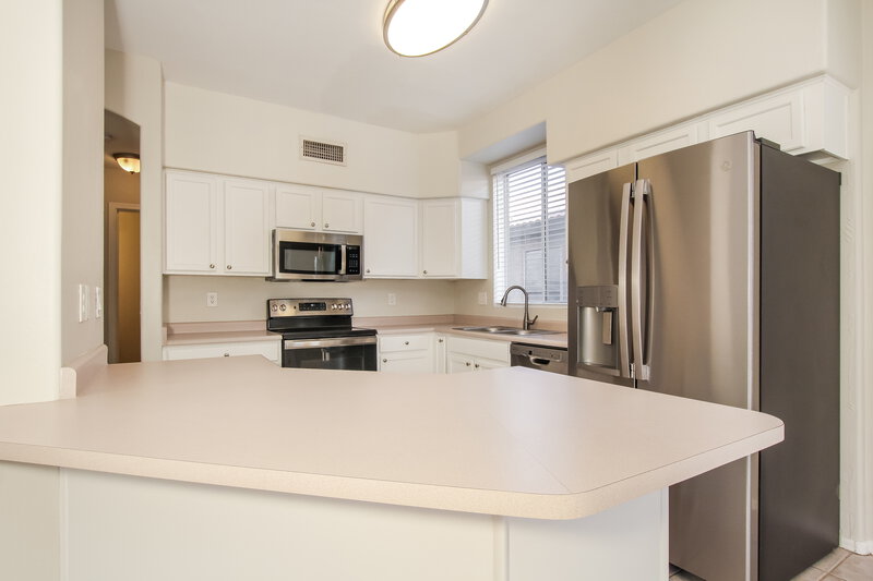 2,235/Mo, 3142 E Kristal Way Phoenix, AZ 85050 Kitchen View
