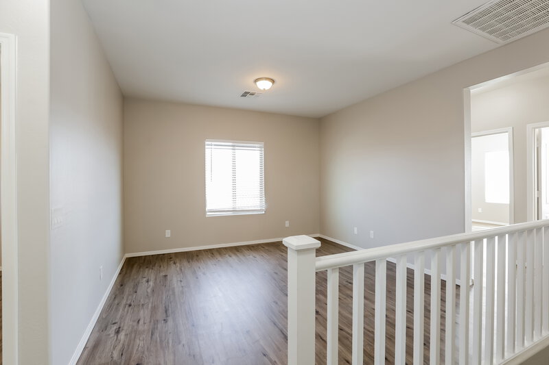 2,695/Mo, 3338 W Chambers St Phoenix, AZ 85041 Living Room View