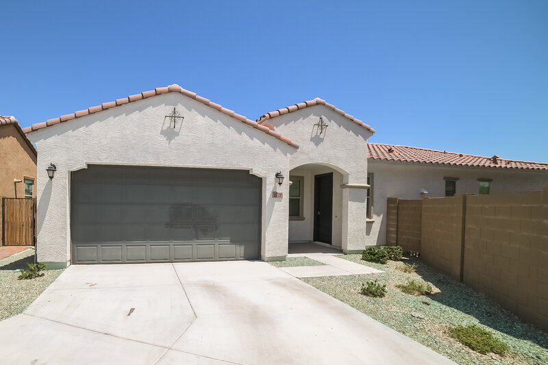 0/Mo, 3728 E Valencia Dr Phoenix, AZ 85042 External View