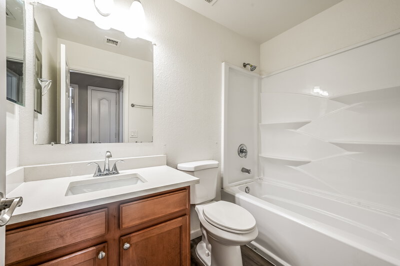 2,505/Mo, 2531 W White Feather Ln Phoenix, AZ 85085 Bathroom View