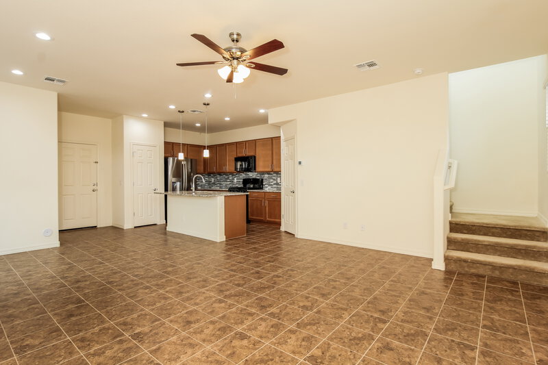 2,000/Mo, 3815 S 58th Ln Phoenix, AZ 85043 Living Room View