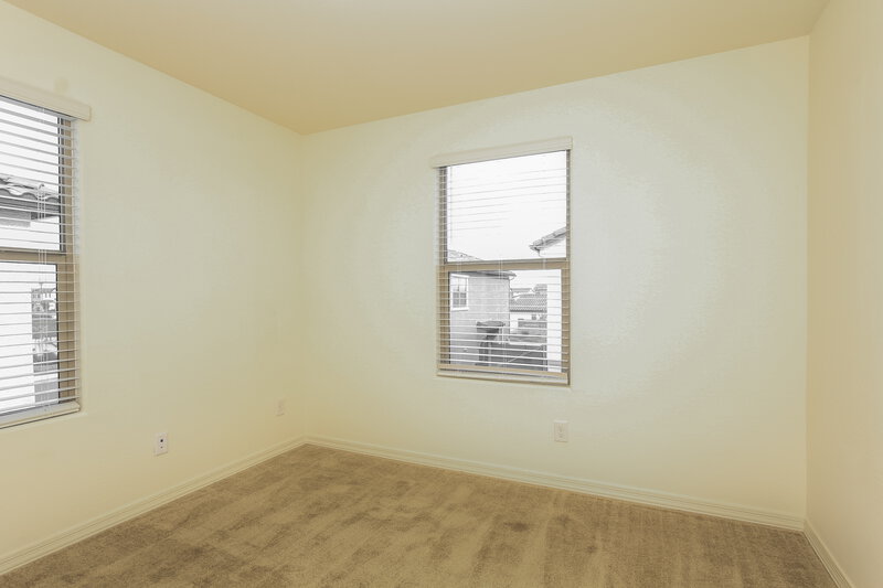 2,000/Mo, 3815 S 58th Ln Phoenix, AZ 85043 Bedroom View 3