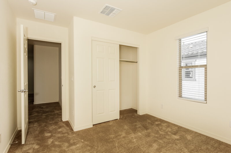 2,000/Mo, 3815 S 58th Ln Phoenix, AZ 85043 Bedroom View 4