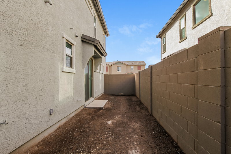 2,000/Mo, 3815 S 58th Ln Phoenix, AZ 85043 Side View