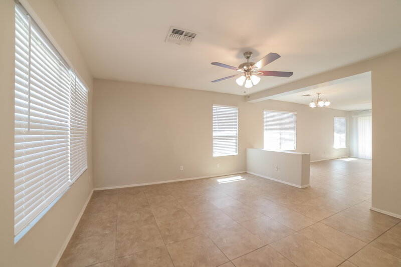 1,735/Mo, 3131 W Park St Phoenix, AZ 85041 Living Room View