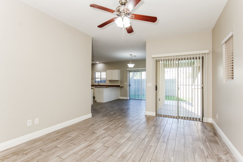 2,240/Mo, 10225 W Camelback Rd 49 Phoenix, AZ 85037 Misc View 3