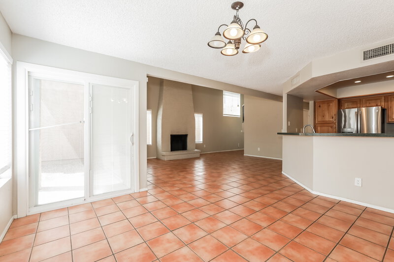 2,235/Mo, 3440 E Southern Ave Unit 1014 Mesa, AZ 85204 Dining Room View 2
