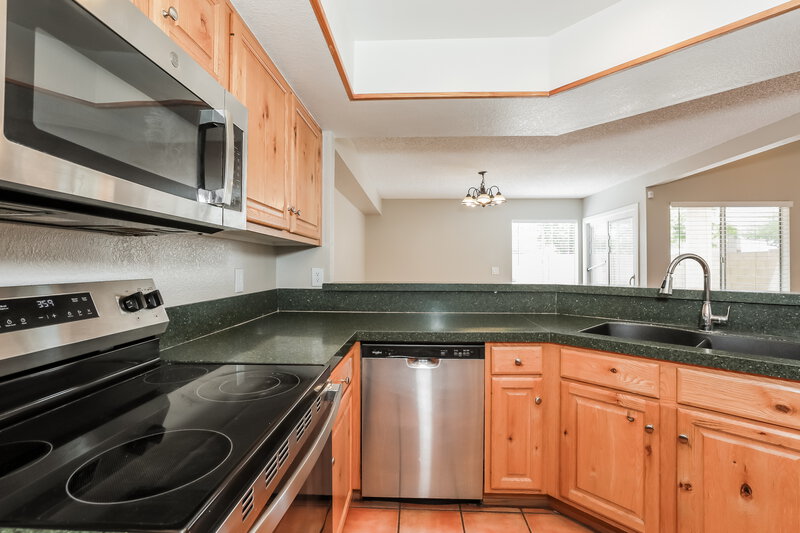 2,235/Mo, 3440 E Southern Ave Unit 1014 Mesa, AZ 85204 Kitchen View 2