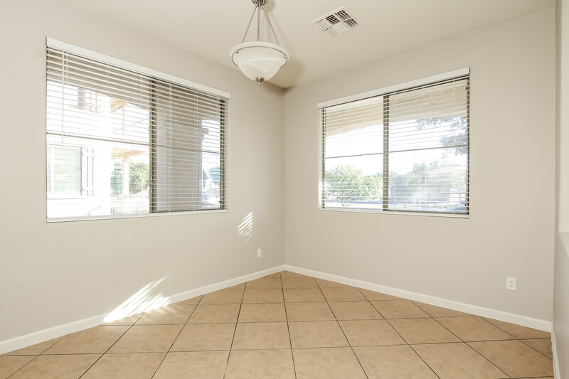 2,265/Mo, 912 E Brooke Pl Avondale, AZ 85323 Dining Room View