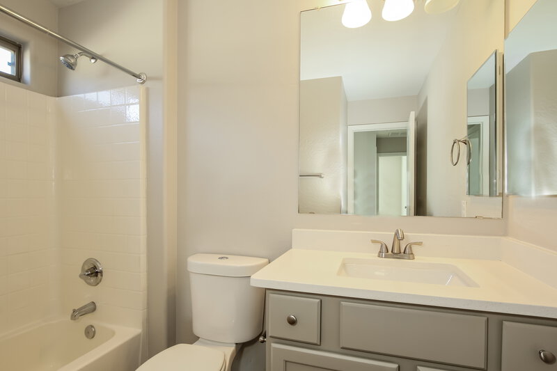 2,265/Mo, 912 E Brooke Pl Avondale, AZ 85323 Bathroom View
