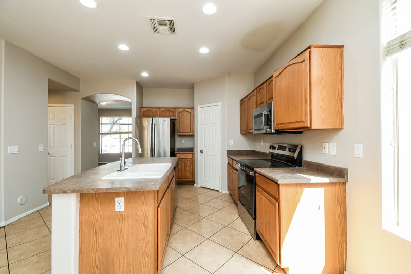 2,295/Mo, 7313 E Mills St Mesa, AZ 85207 Kitchen View