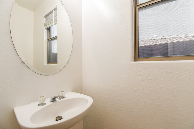 2,295/Mo, 7313 E Mills St Mesa, AZ 85207 Bathroom View 3
