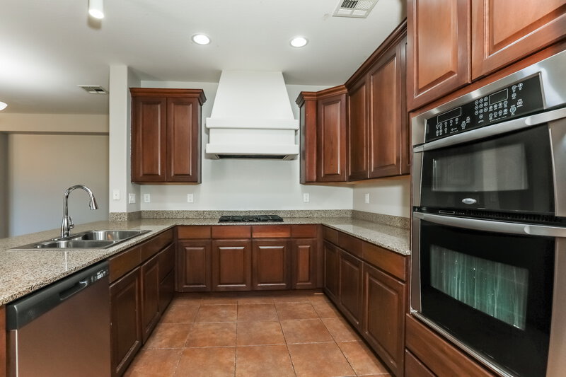2,685/Mo, 3258 E Ivanhoe St Gilbert, AZ 85295 Kitchen View 2