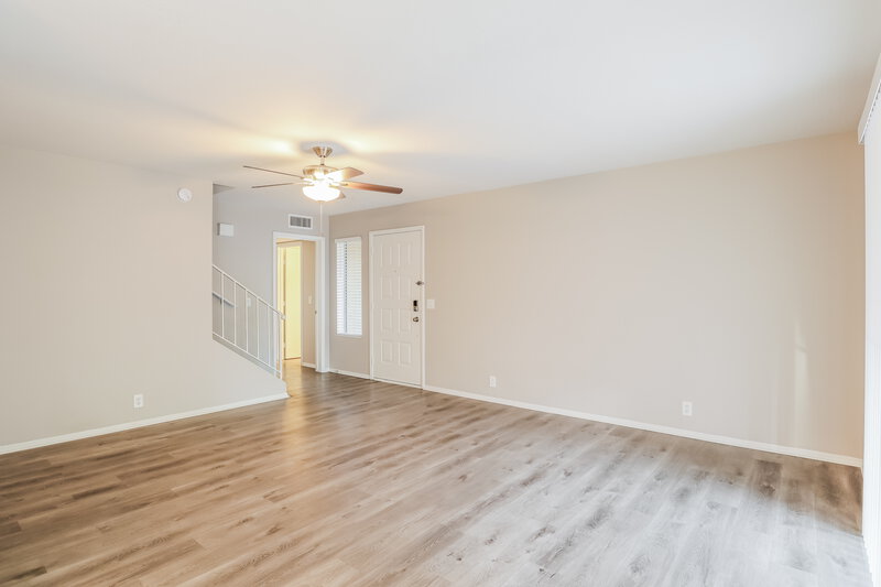 1,930/Mo, 406 E Marco Polo Rd Phoenix, AZ 85024 Living Room View