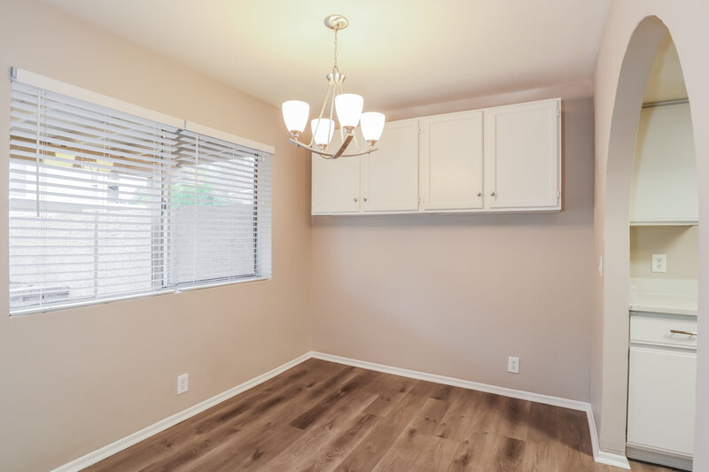 1,930/Mo, 406 E Marco Polo Rd Phoenix, AZ 85024 Dining Room View