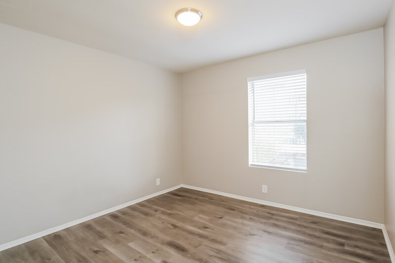 1,930/Mo, 406 E Marco Polo Rd Phoenix, AZ 85024 Bedroom View 2