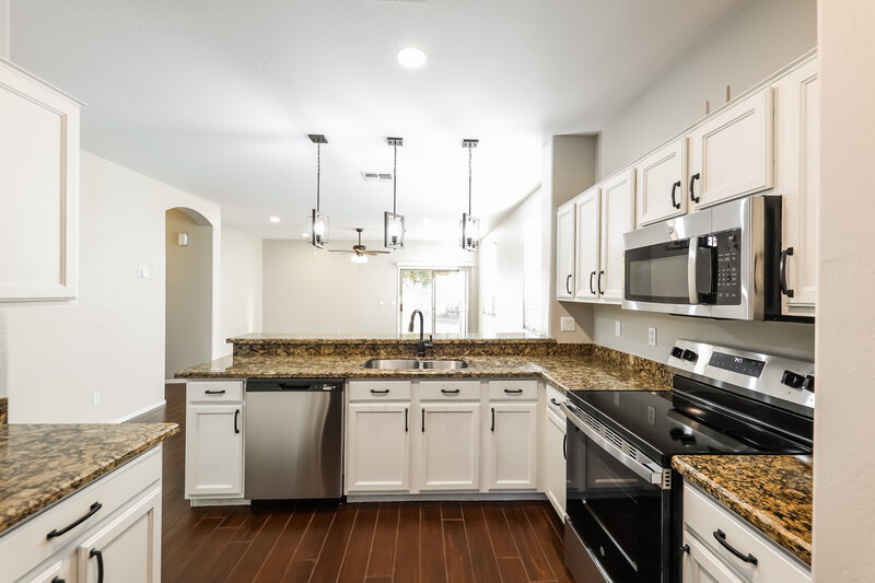 2,220/Mo, 9048 W Bluefield Ave Peoria, AZ 85382 Kitchen View 2