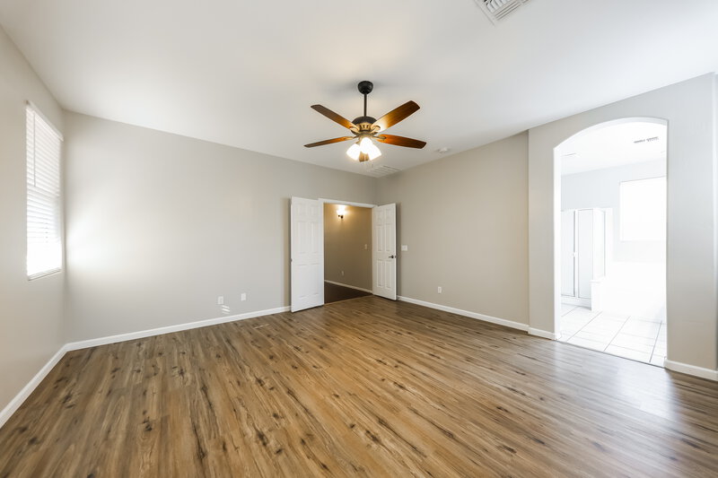 2,220/Mo, 9048 W Bluefield Ave Peoria, AZ 85382 Main Bedroom View